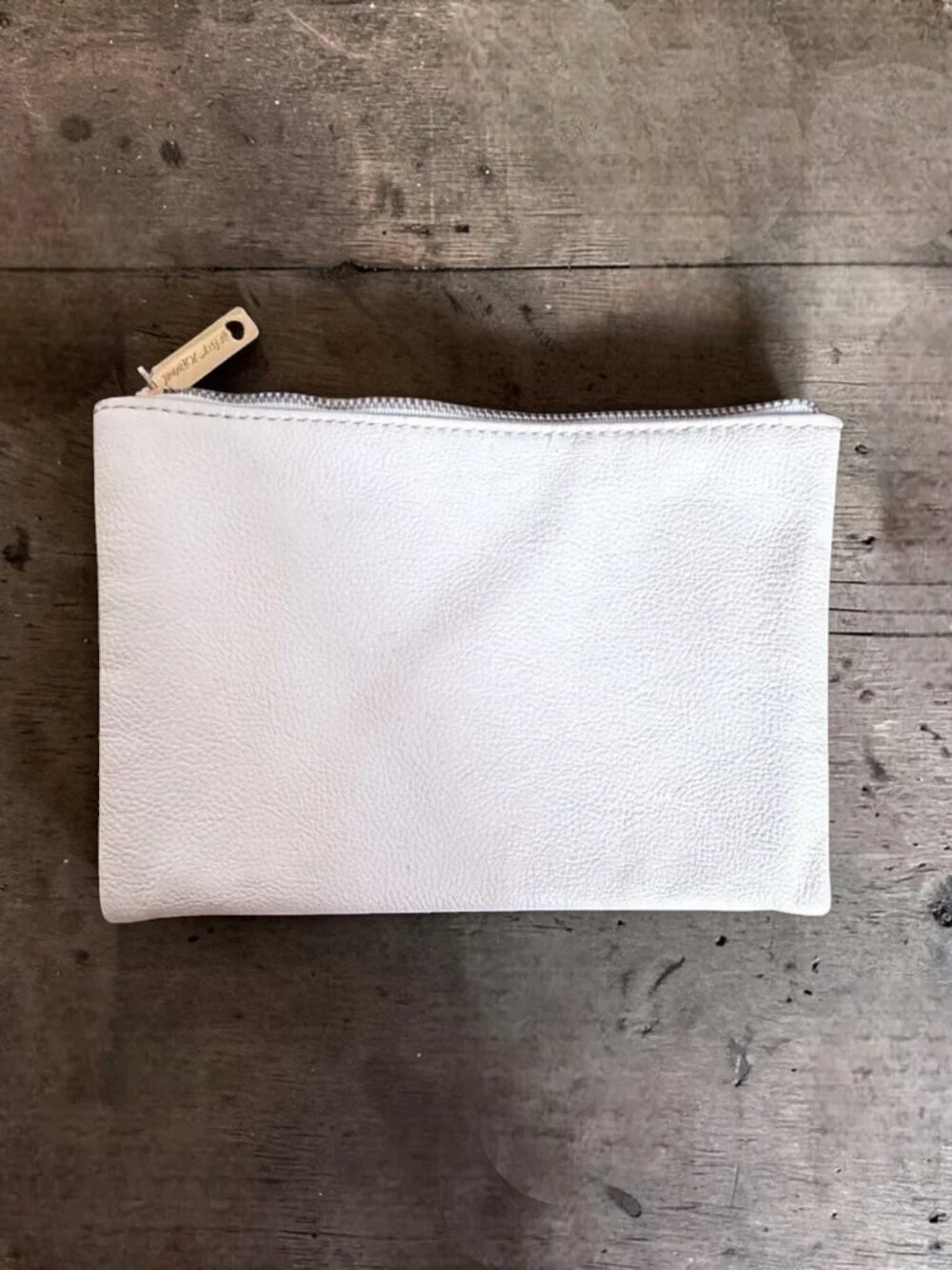 Betsey Johnson White Pebbled Cosmetic Pouch Clutch Floral Lining Makeup Bag